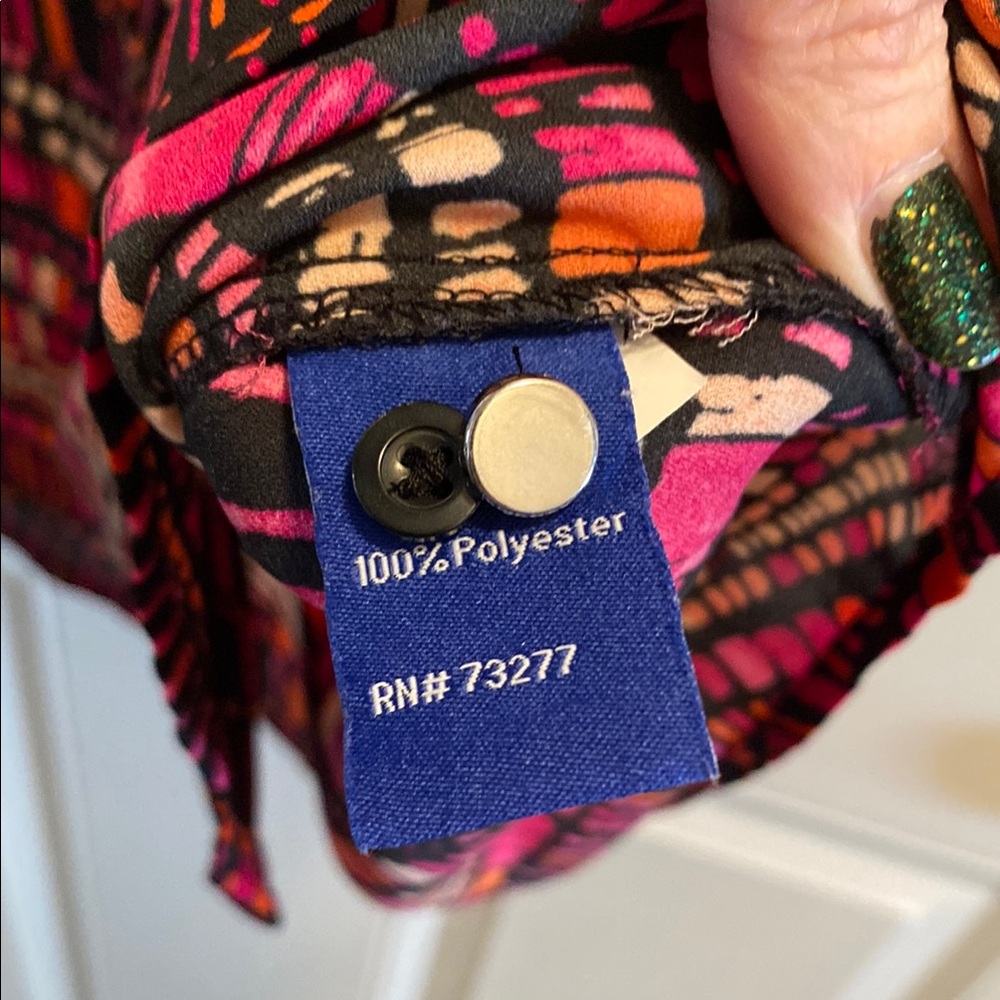 Sleeveless Multicolor Button-Up Top - Picture 5 of 6